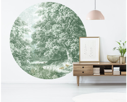 Wohnzimmer mit Waldmotiv-Tapete in Kreisform