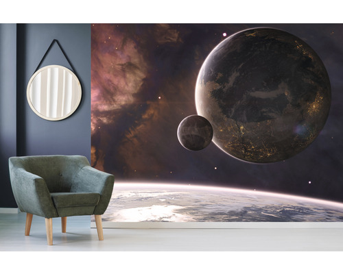 Raumgestaltung mit Fototapete, Sessel und Spiegel