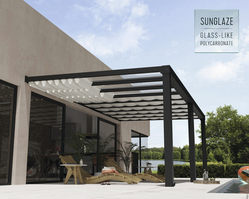 Terrasse mit Pergola und Sonnenschutz