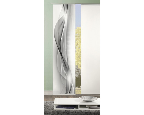 Schiebevorhang mit abstraktem Wellenmuster im Wohnzimmer