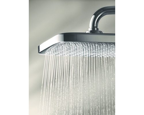Quadratischer Duschkopf mit Wasserstrahlen
