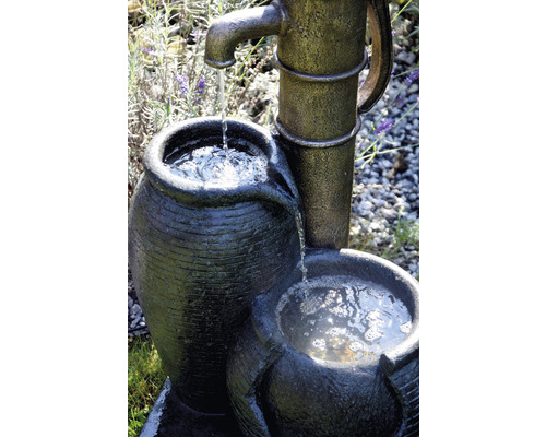 Dekorativer Gartenbrunnen mit Wasserpumpe und Kaskadenfunktion