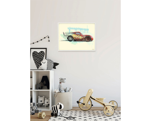 Gerahmtes Wandbild mit Lightning McQueen Motiv im Kinderzimmer