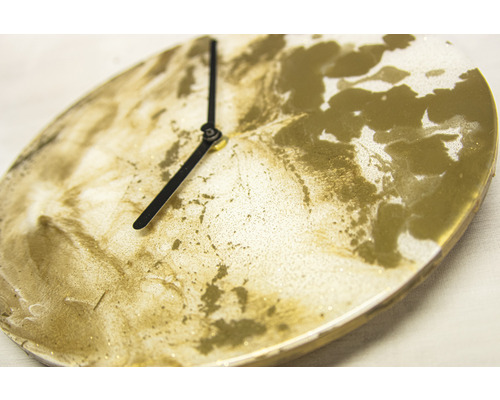 Runde Wanduhr mit Zeitanzeige