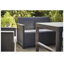 Gartenmöbel Set aus Rattan mit Sofa und Tisch