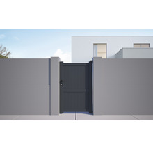 Gartentor aus Aluminium mit Schloss in einer modernen Hausanlage