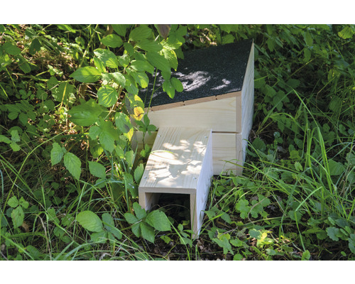 Holzhaus für Gartenschläfer im Freien