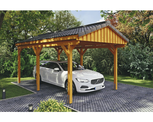 Einzelcarport SKAN Holz Fichtelberg 317 x 566 cm Eiche hell Holz Carport mit Auto und Pflastersteinen im Garten