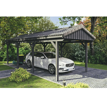Carport mit Auto und Gartengeräten