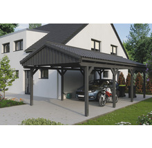 Carport aus Holz mit zwei Stellplätzen neben einem Haus