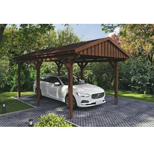 Holzcarport mit Auto im Garten