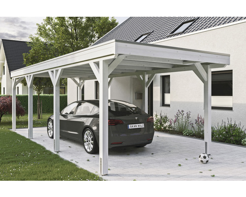 Einzelcarport SKAN Holz Grunewald inkl. EPDM Folie 321 x 796 cm weiß Weißes Holzcarport mit Auto auf einem gepflasterten Hof.