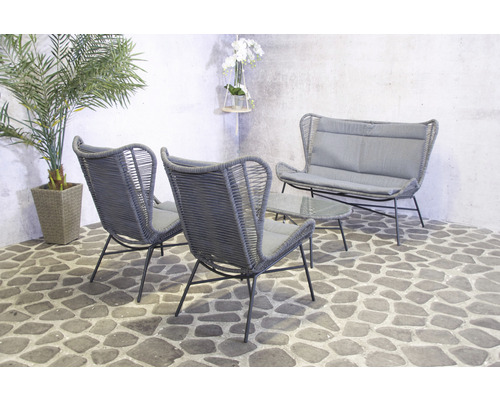 Gartenmöbelset mit zwei Stühlen, einer Bank und einem Tisch für den Außenbereich