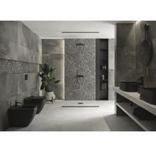 Modernes Badezimmer mit grauen Fliesen, Dusche, Toilette und Waschtisch