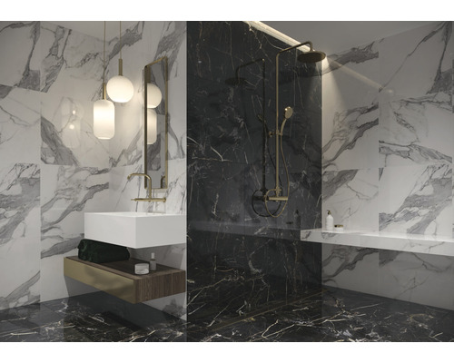 Modernes Badezimmer mit Waschbecken, Spiegel, Dusche und Fliesen in Marmoroptik