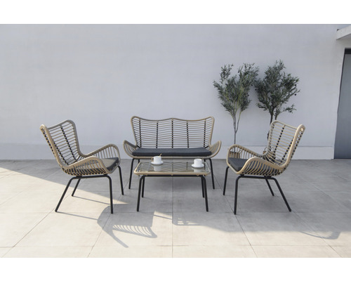 Gartenmöbelset mit Rattansofa, Sesseln und Tisch für den Außenbereich