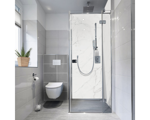 Duschrückwand-Folie mySpotti Fresh Marmor White 210 x 100 cm Modernes Badezimmer mit ebenerdiger Dusche, Hänge-WC und grauen Fliesen