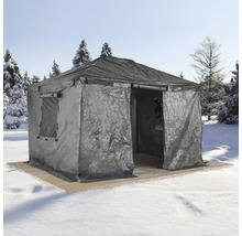 Graues Außenzelt auf Holzterrasse im Winter