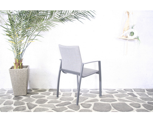 Gartenstuhl mit Armlehnen und Textilbespannung