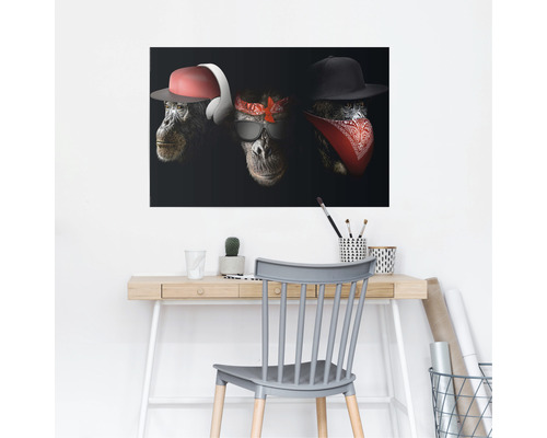 Dekoration mit einem Bild von drei Affen mit Hüten und Bandanas