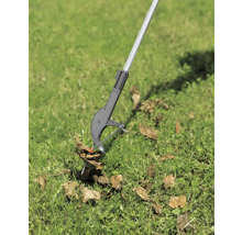 Greifzange zum Aufheben von Laub im Garten.