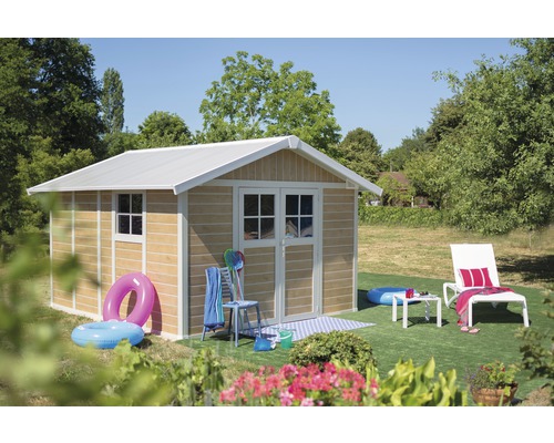 Gartenhaus Grosfillex Deco H11 Sherwood 370 x 407 cm holzoptik Gartenhaus mit Poolzubehör und Gartenmöbeln auf Rasen