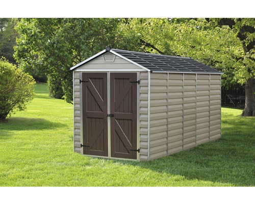 Geräteschuppen aus Kunststoff mit Doppeltür im Garten