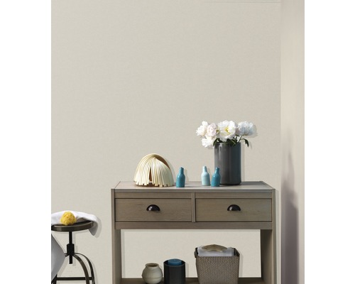 Badezimmer Interieur mit Kommode, Dekoration und Hockern