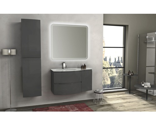 Modernes Badezimmer mit Waschtisch, Spiegelschrank und Hochschrank für ein stilvolles Ambiente
