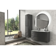 Modernes Badezimmer mit Waschtisch, Spiegelschrank und beleuchtetem Spiegel