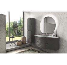 Modernes Badezimmer mit Waschtisch, Spiegelschrank und Dekoration