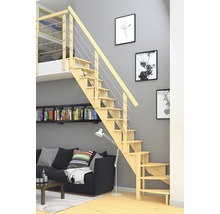 Holztreppe mit Stahlseilgeländer im Wohnzimmer