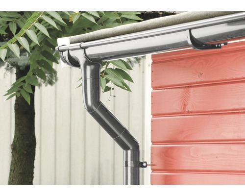 Dachrinne und Fallrohr am Haus