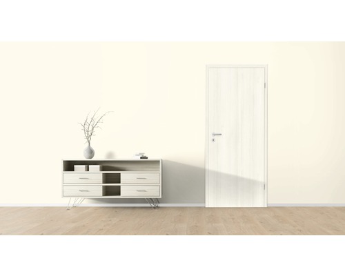 Innenraumansicht mit Kommode und Innentür