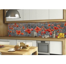 Küchenrückwand mit Mohnblumenmotiv in moderner Küche