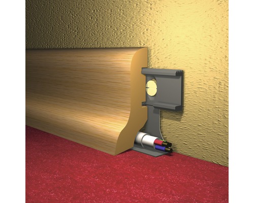 Fußleiste mit Kabelkanal und Montageclip