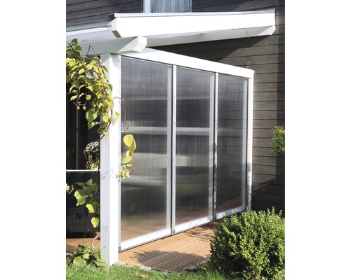 Terrassenüberdachung mit Polycarbonatplatten und Holzrahmen