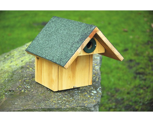 Vogelhaus aus Holz mit Dachpappe