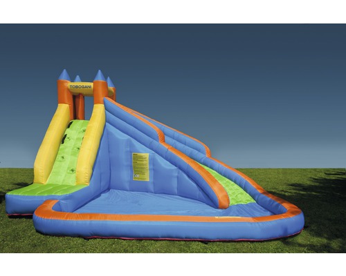 Aufblasbare Wasserrutsche mit Kletterwand und Planschbecken für den Garten