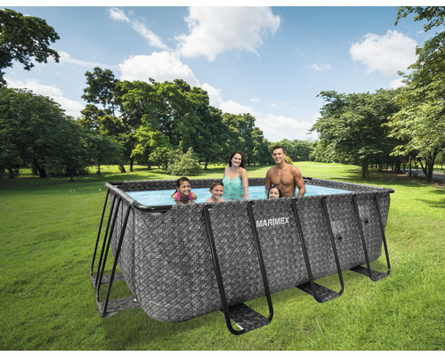 Rechteckiger Marimex Frame Pool mit Familie im Garten
