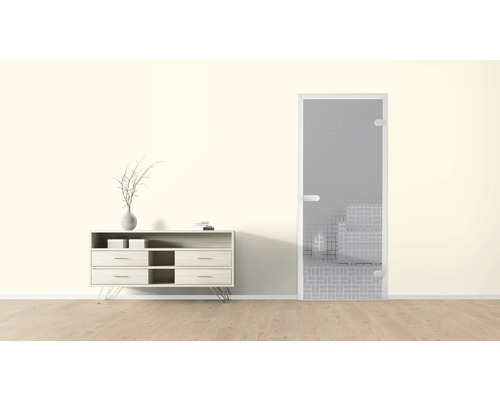 Raumszene mit Kommode und Glastür mit Dekor