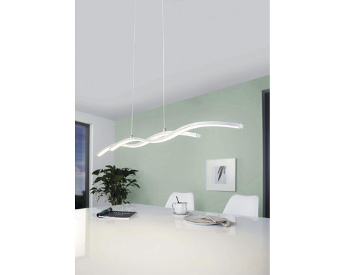 Moderne LED Pendelleuchte über einem Esstisch