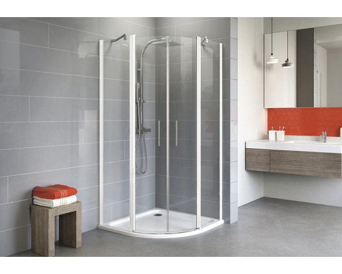 Runddusche Schulte Alexa Style 2.0 R550 80x90 cm Klarglas Profilfarbe alpinweiß Eckdusche mit Duschwanne in einem Badezimmer mit Waschbeckenunterschrank und Handtüchern