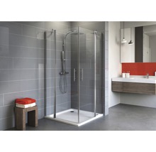 Komplette Duschkabine mit quadratischer Duschwanne und Armaturen in einem modernen Badezimmer
