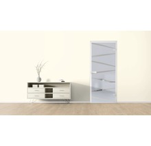 Wohnzimmer mit Kommode und begehbarem Kleiderschrank