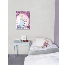 Dekoratives Wandbild mit Eiskönigin-Motiv im Kinderzimmer.