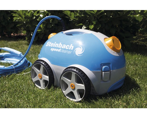 Steinbach Speedcleaner Poolreinigungsroboter auf Rasen
