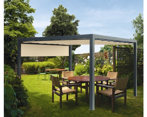 Pavillon Wismar 300 x 300 cm Dessin 0681 beige mit Senkrechtmarkise Garten mit einer Terrassenüberdachung, Gartenmöbeln und Pflanzen