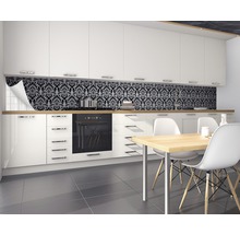 Moderne Küche mit Spritzschutzfolie im Damast Design