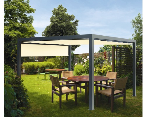 Pavillon Wismar 300 x 300 cm Dessin 6610 gelb mit Senkrechtmarkise Pergola mit Beschattung und Gartenmöbeln auf einer Rasenfläche